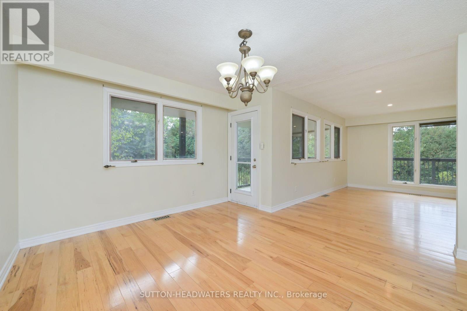 5 Cedar Drive, Caledon, Ontario  L7K 1H4 - Photo 11 - W12477606