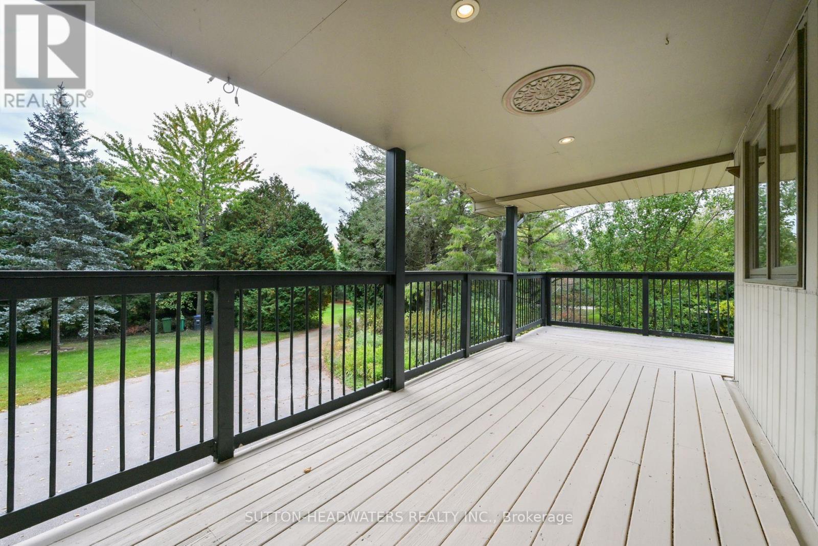 5 Cedar Drive, Caledon, Ontario  L7K 1H4 - Photo 12 - W12477606