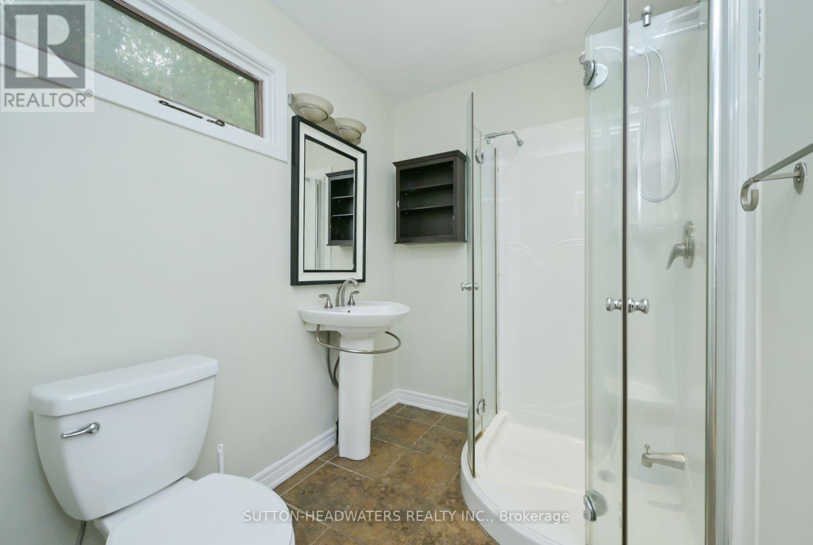 5 Cedar Drive, Caledon, Ontario  L7K 1H4 - Photo 16 - W12477606