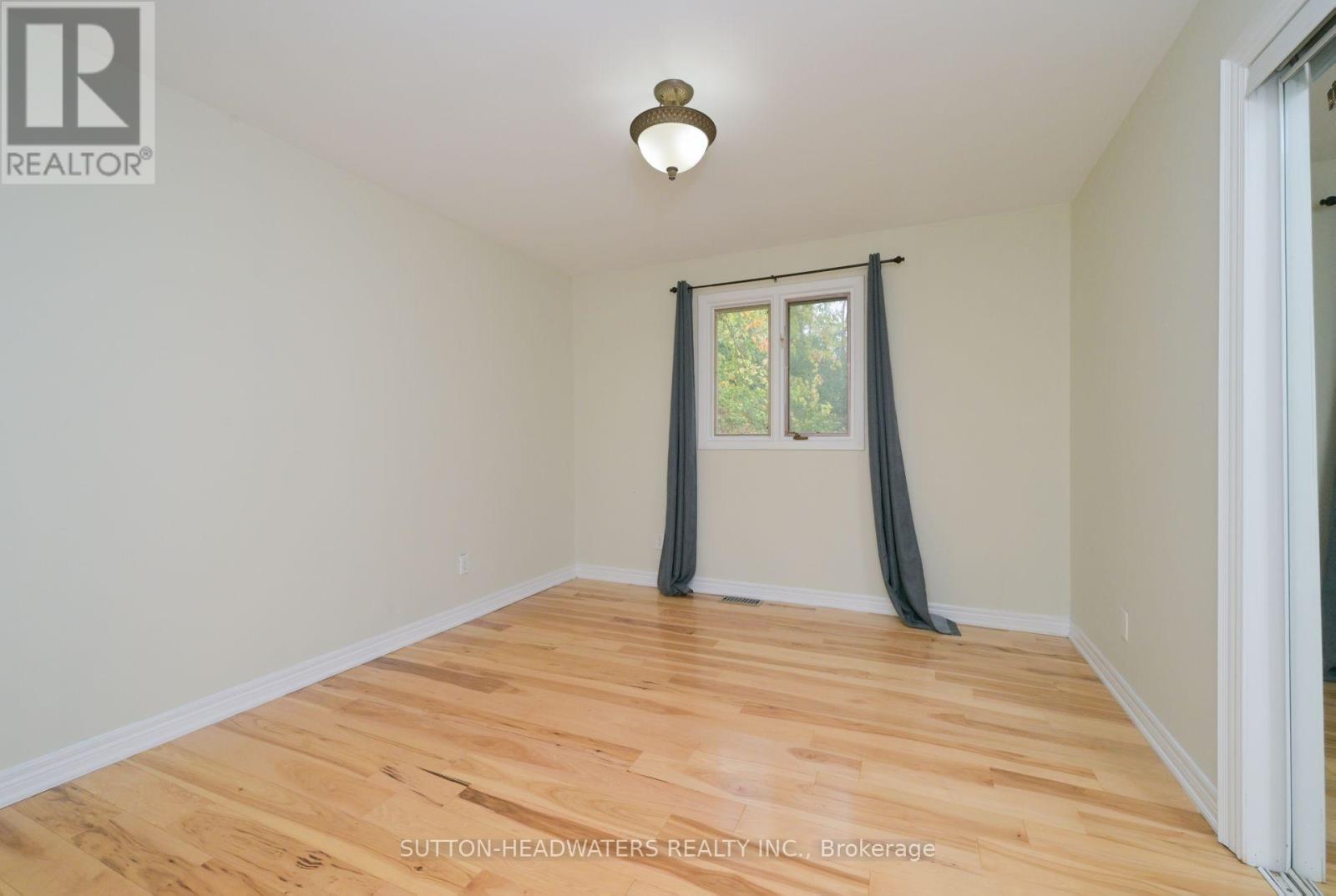 5 Cedar Drive, Caledon, Ontario  L7K 1H4 - Photo 17 - W12477606