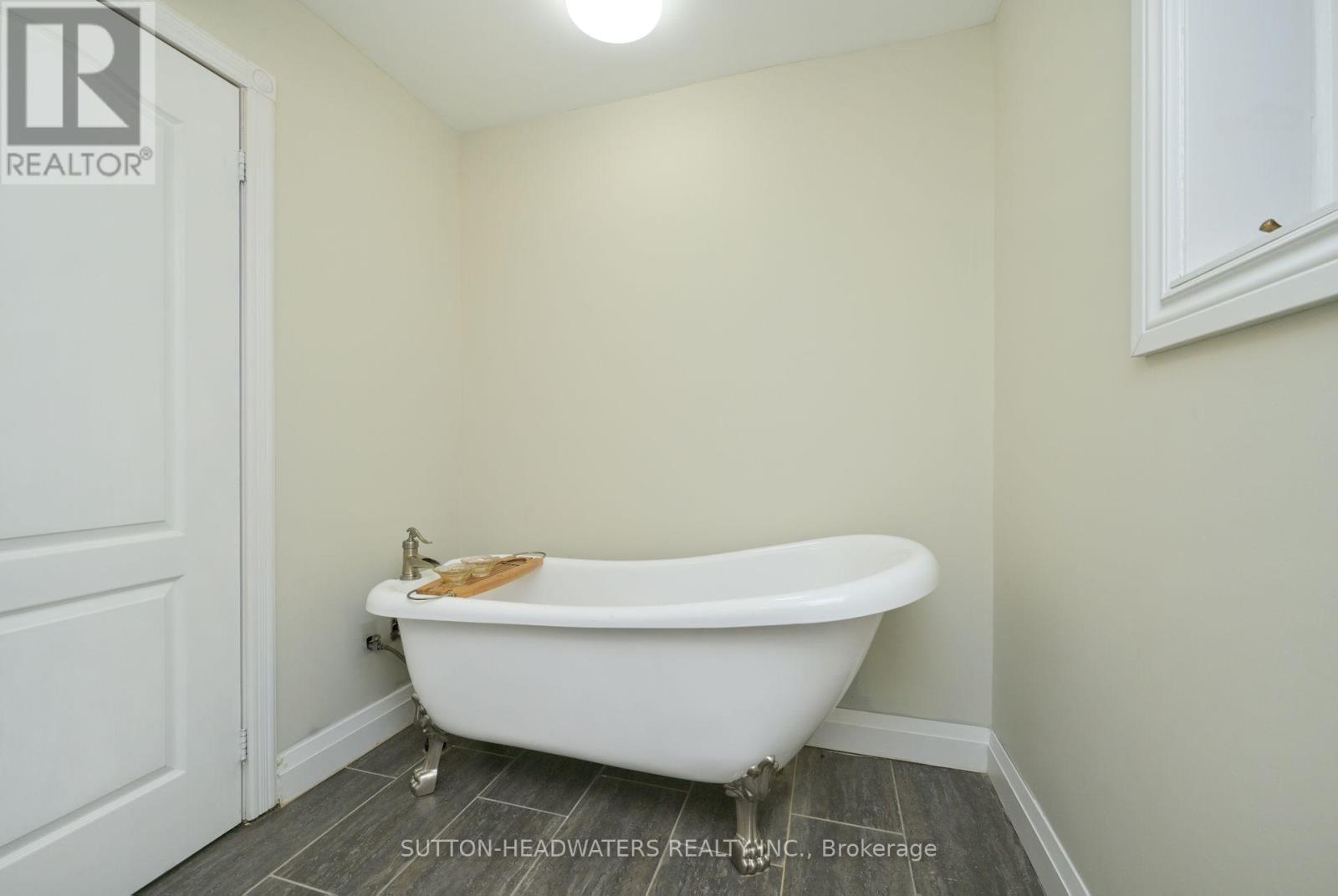 5 Cedar Drive, Caledon, Ontario  L7K 1H4 - Photo 23 - W12477606