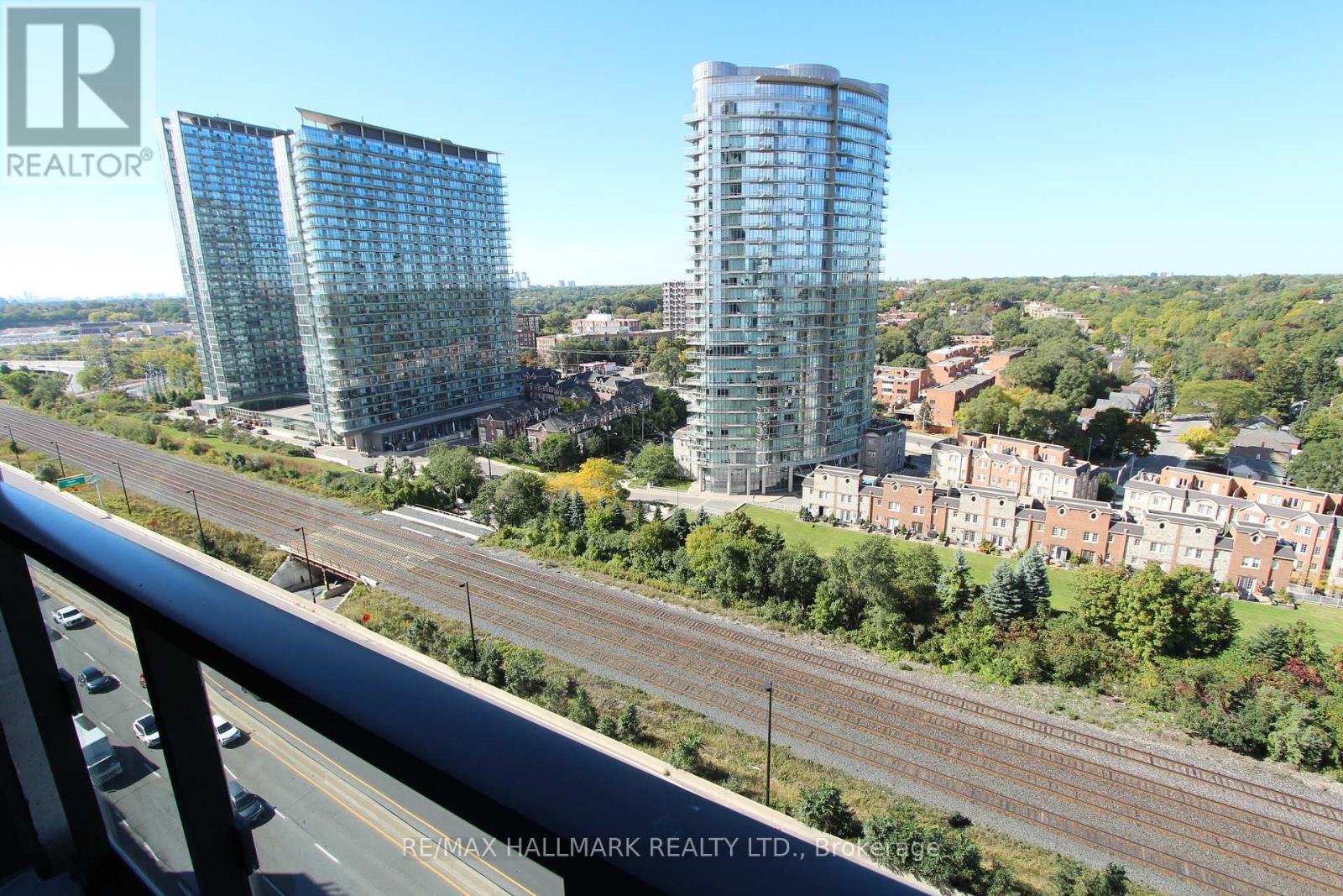 1916 - 1926 Lake Shore Boulevard W, Toronto, Ontario  M6S 1A1 - Photo 13 - W12477618