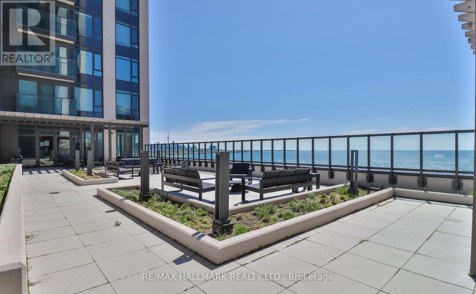 1916 - 1926 Lake Shore Boulevard W, Toronto, Ontario  M6S 1A1 - Photo 19 - W12477618
