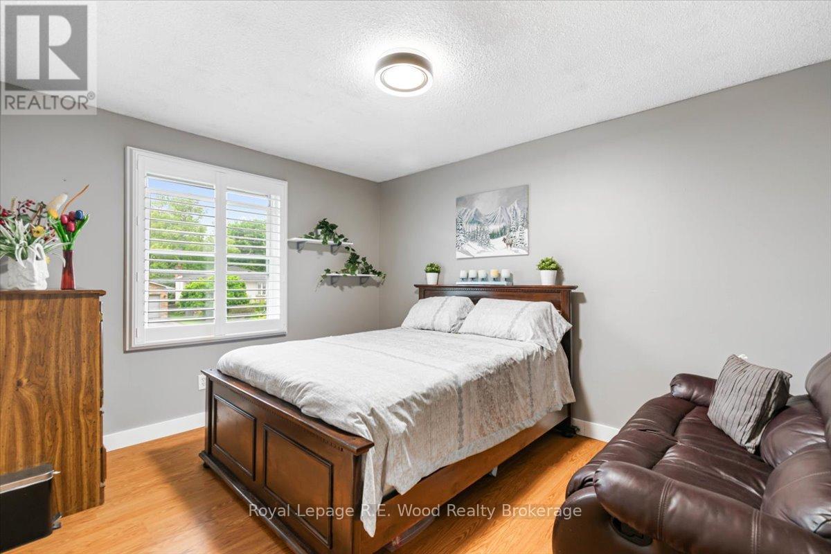 32 Devon Court, Tillsonburg, Ontario  N4G 4K6 - Photo 11 - X12427789