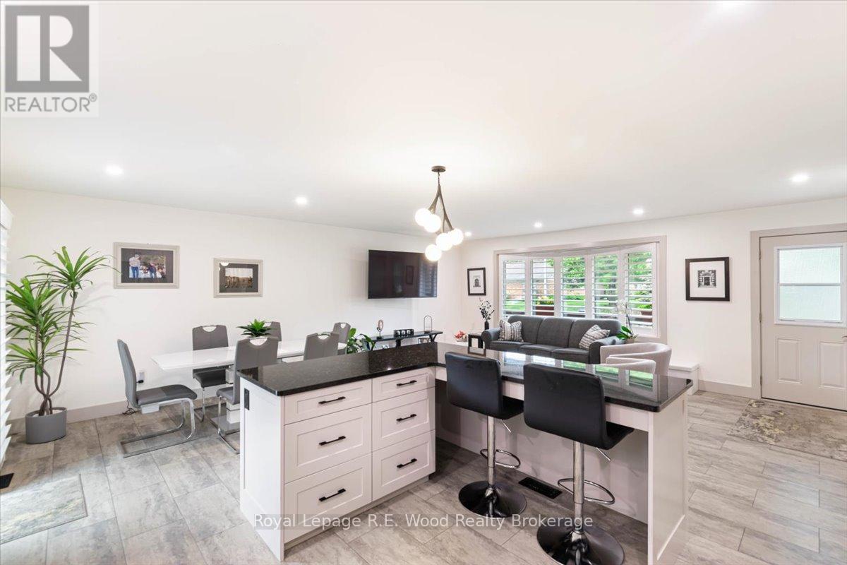 32 Devon Court, Tillsonburg, Ontario  N4G 4K6 - Photo 6 - X12427789