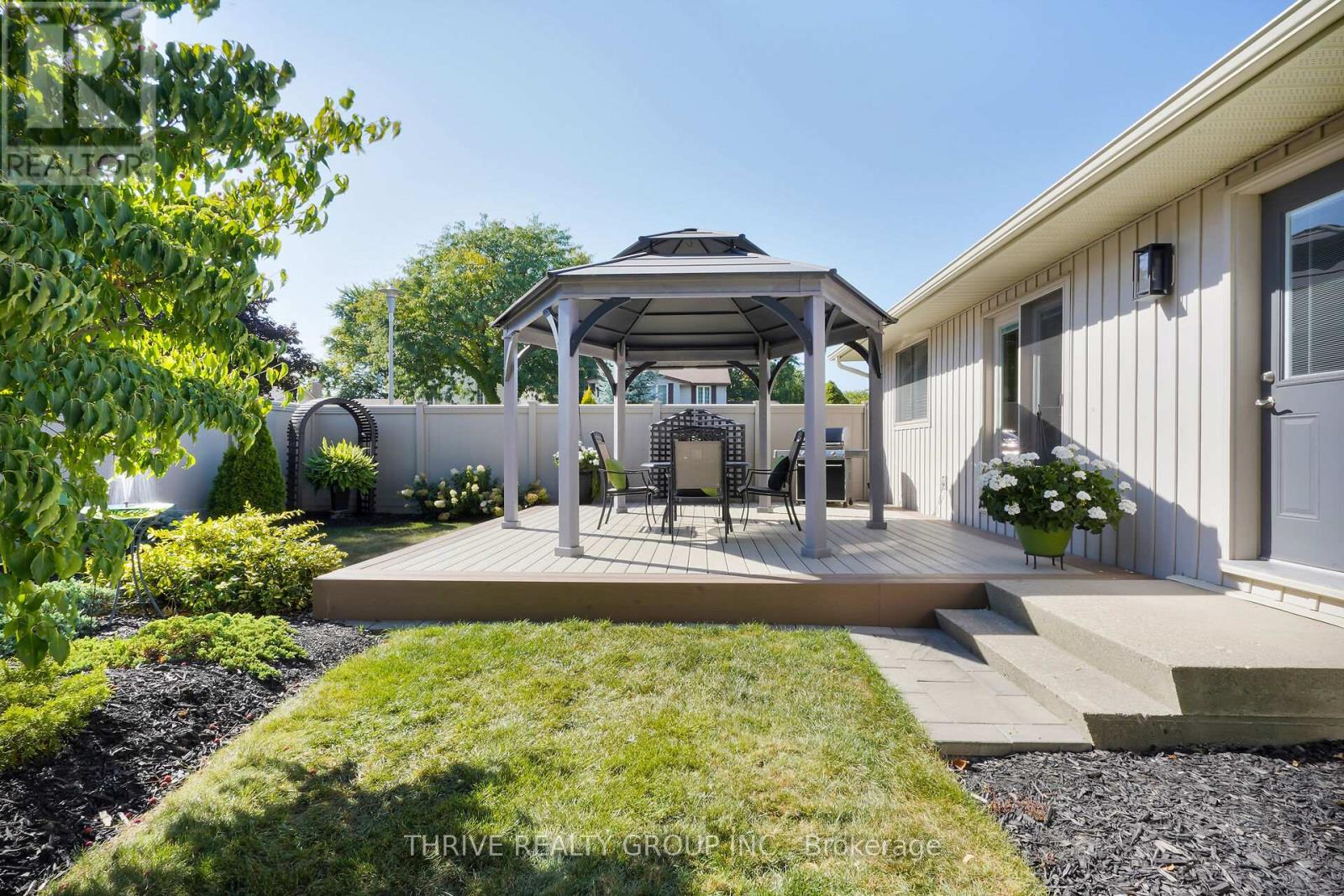 999 Farnham Road, London South, Ontario  N6K 1S3 - Photo 41 - X12477632