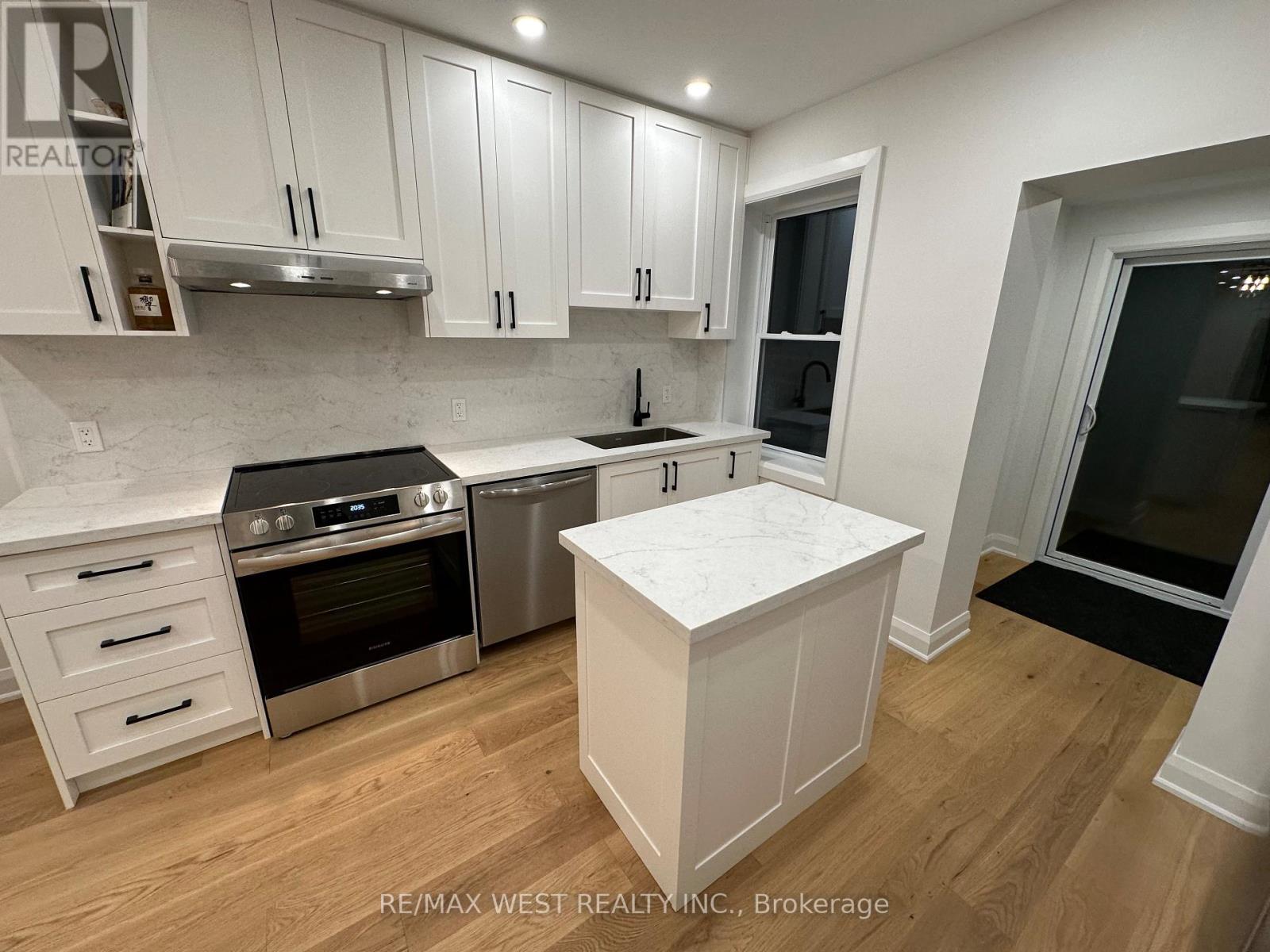 81 Kent Road, Toronto, Ontario  M4L 2X5 - Photo 15 - E12469197