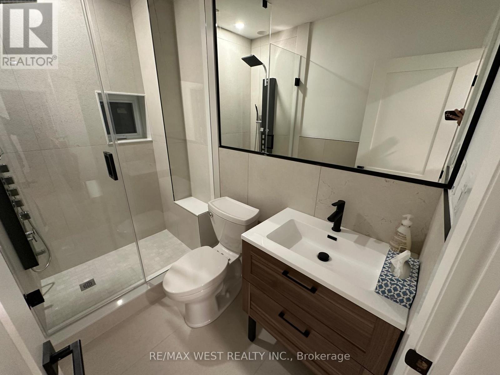 81 Kent Road, Toronto, Ontario  M4L 2X5 - Photo 11 - E12469197