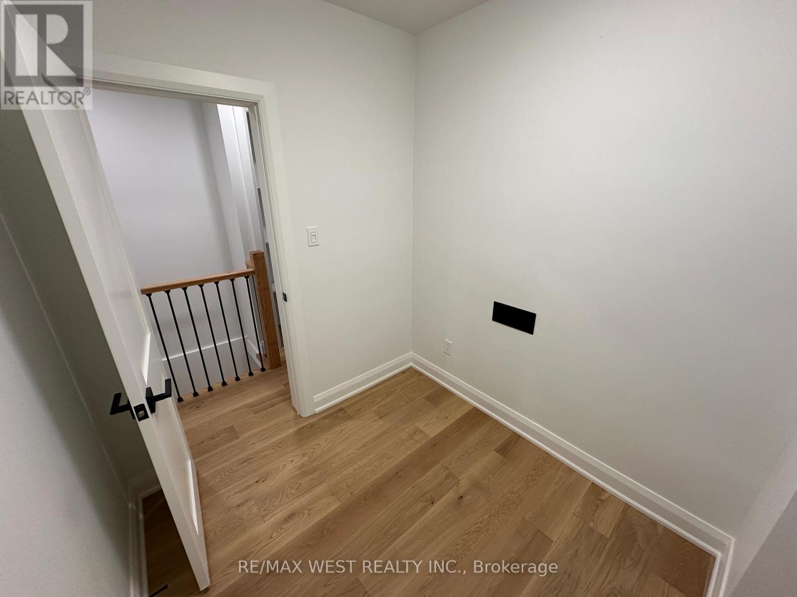 81 Kent Road, Toronto, Ontario  M4L 2X5 - Photo 25 - E12469197