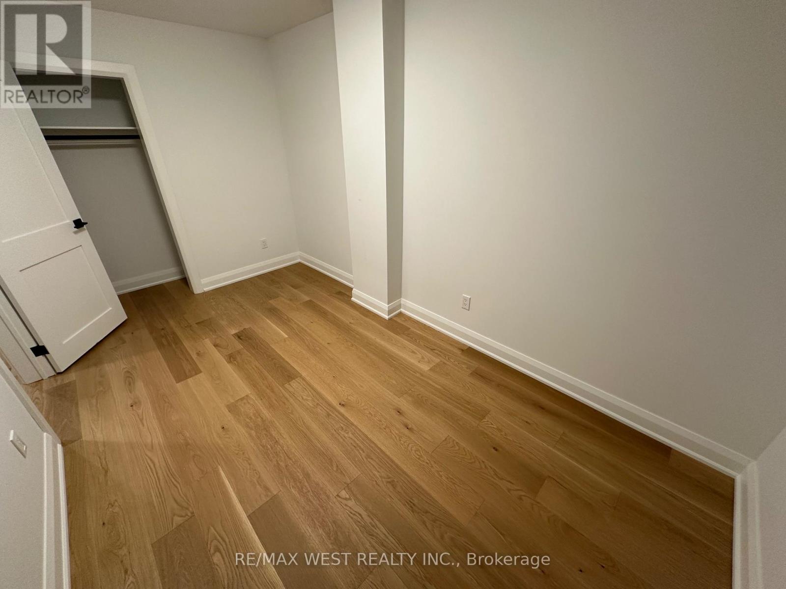 81 Kent Road, Toronto, Ontario  M4L 2X5 - Photo 5 - E12469197