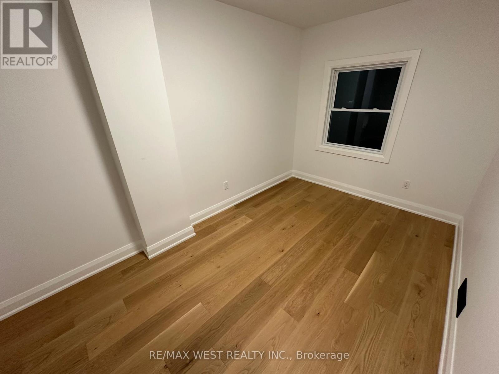 81 Kent Road, Toronto, Ontario  M4L 2X5 - Photo 6 - E12469197