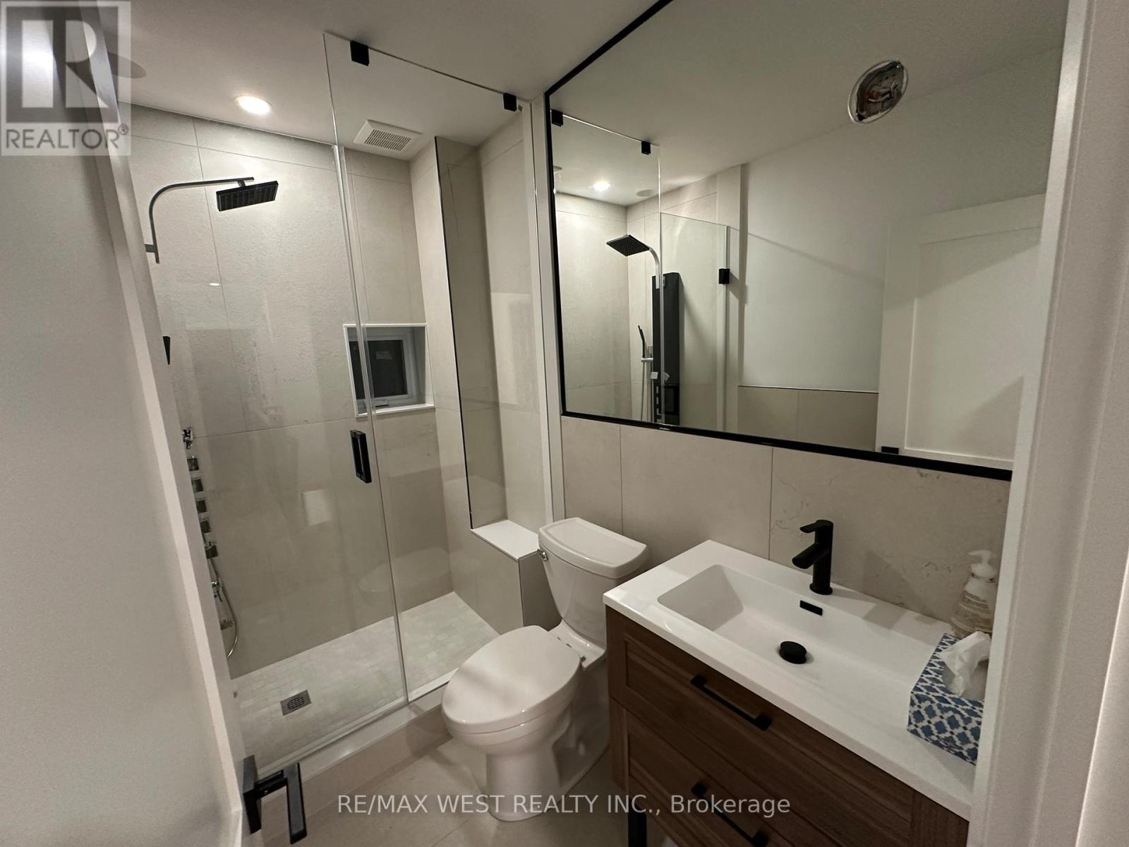 81 Kent Road, Toronto, Ontario  M4L 2X5 - Photo 7 - E12469197