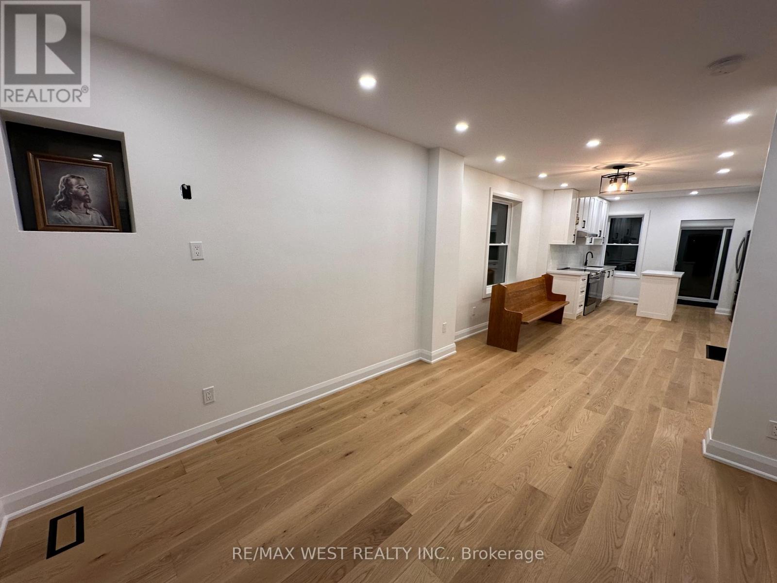 81 Kent Road, Toronto, Ontario  M4L 2X5 - Photo 9 - E12469197