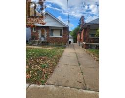 304 LINSMORE CRESCENT, Toronto, Ontario