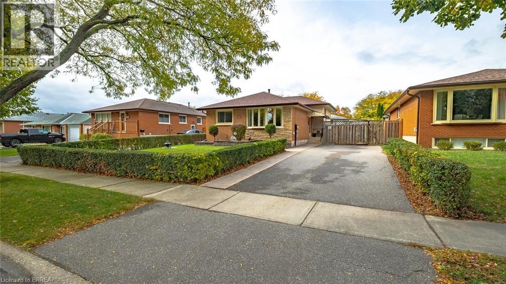 42 PALM Crescent, Brantford, Ontario