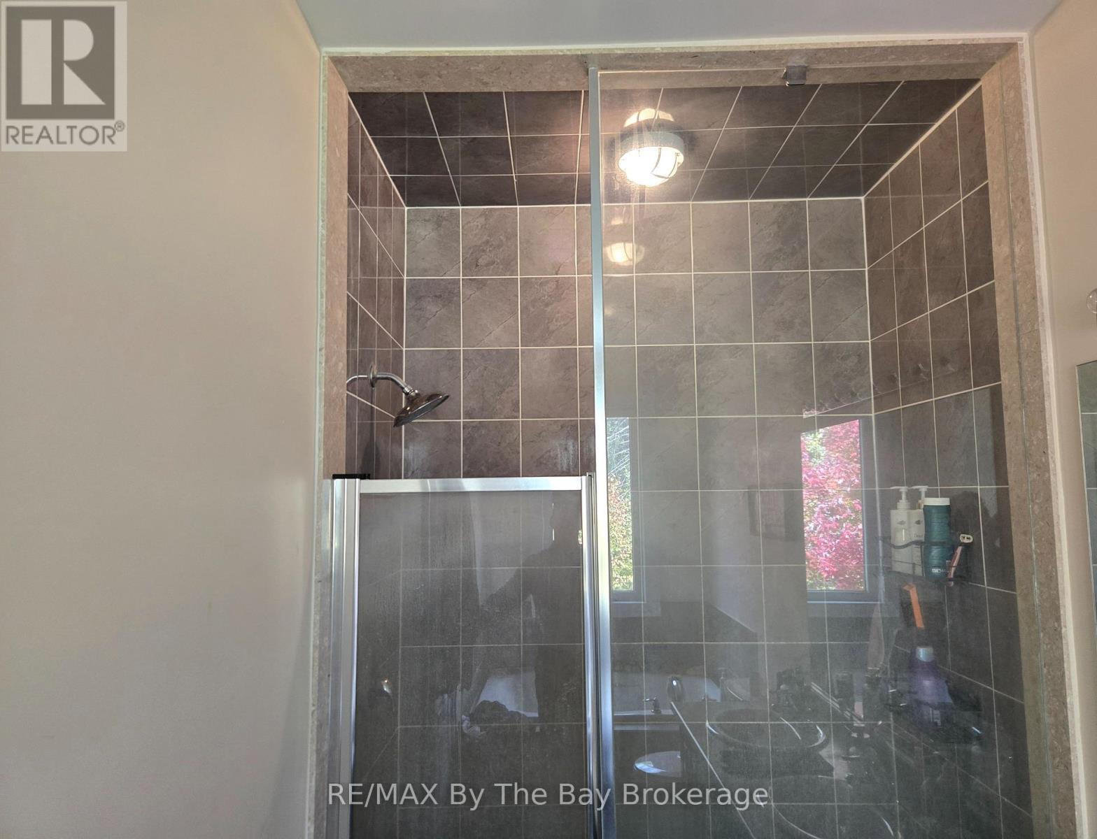Upper - 93 Allegra Drive, Wasaga Beach, Ontario  L9Z 1P2 - Photo 19 - S12475195