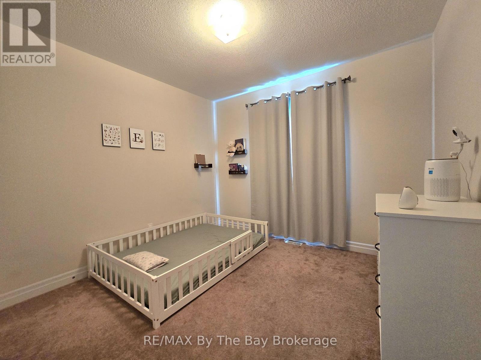Upper - 93 Allegra Drive, Wasaga Beach, Ontario  L9Z 1P2 - Photo 14 - S12475195