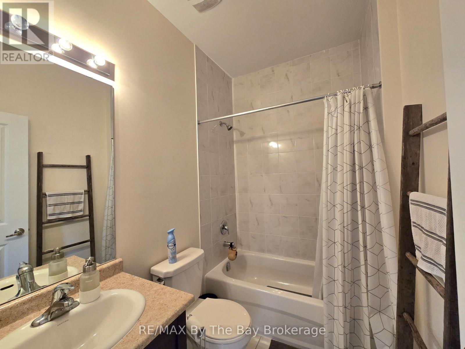 Upper - 93 Allegra Drive, Wasaga Beach, Ontario  L9Z 1P2 - Photo 15 - S12475195