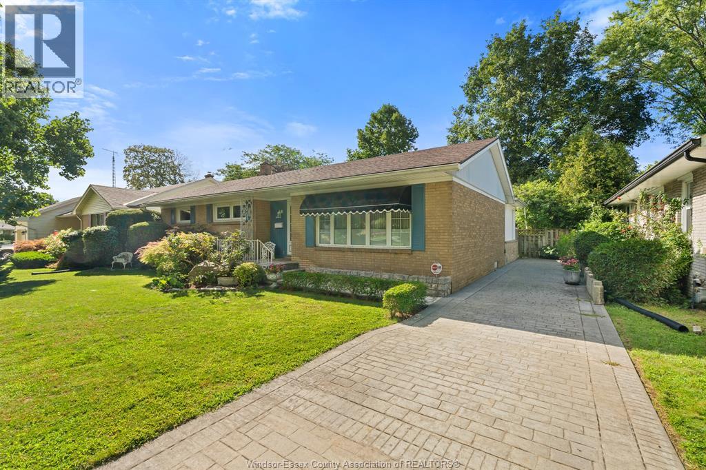 10 Alderton Street, Leamington, Ontario  N8H 2G8 - Photo 2 - 25026930