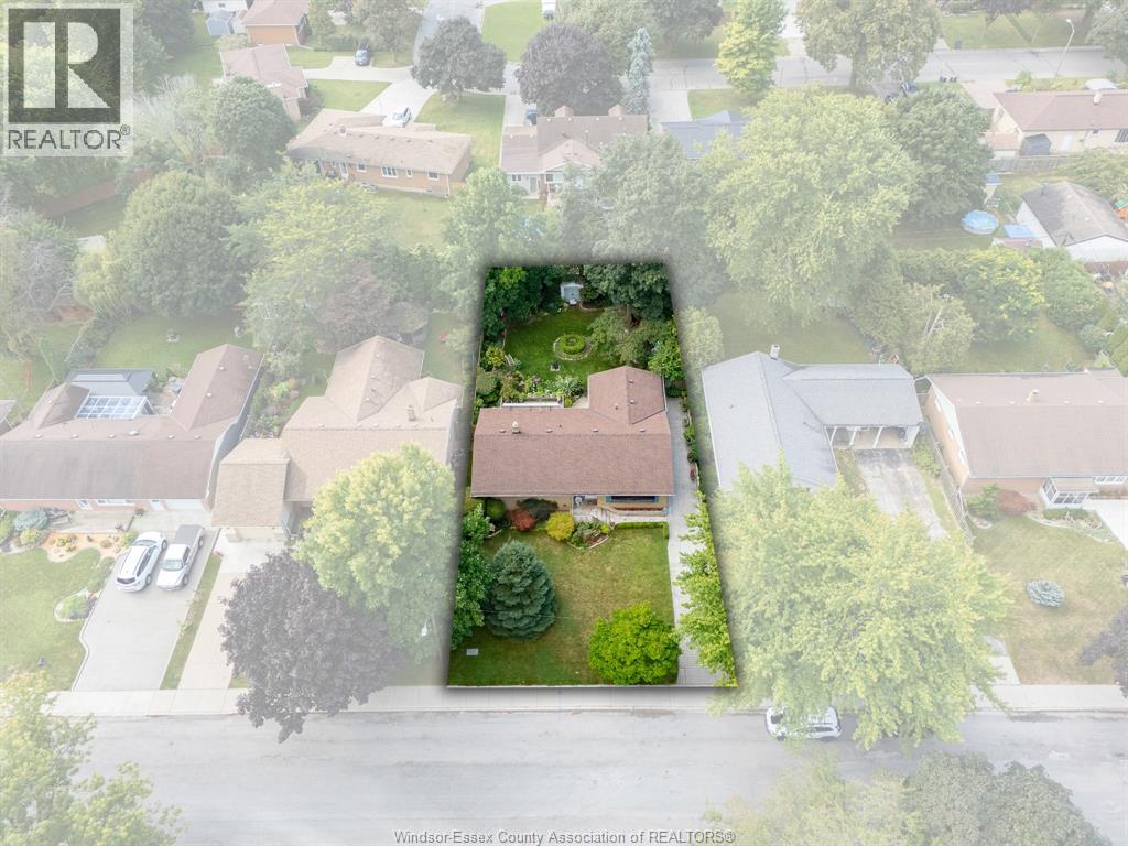 10 Alderton Street, Leamington, Ontario  N8H 2G8 - Photo 4 - 25026930