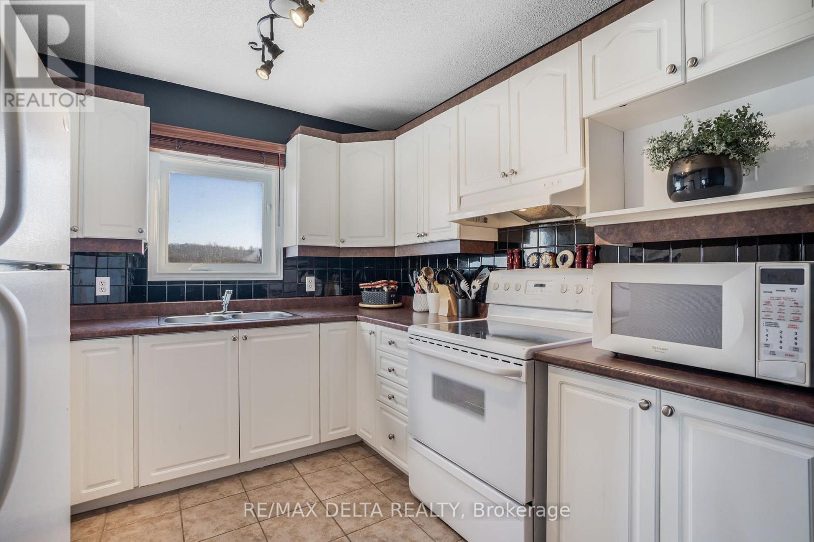 208 - 2927 Laurier Street, Clarence-Rockland, Ontario  K4K 1T8 - Photo 13 - X12224053