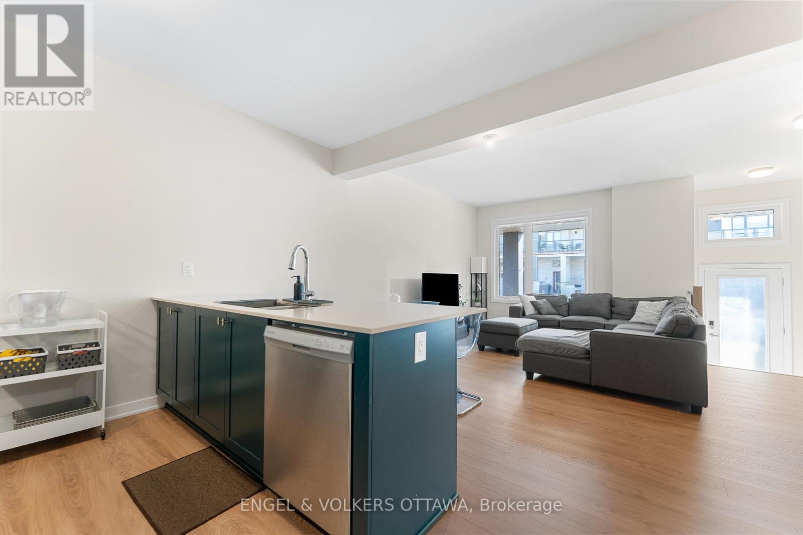 328 Catsfoot Walk, Ottawa, Ontario  K2J 7G7 - Photo 9 - X12323535