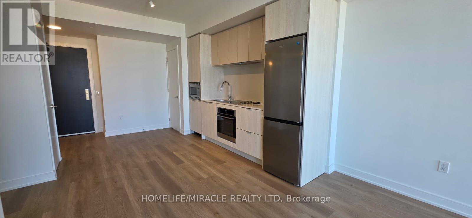 1712 - 3009 Novar Road, Mississauga, Ontario  L5B 1H7 - Photo 4 - W12476103