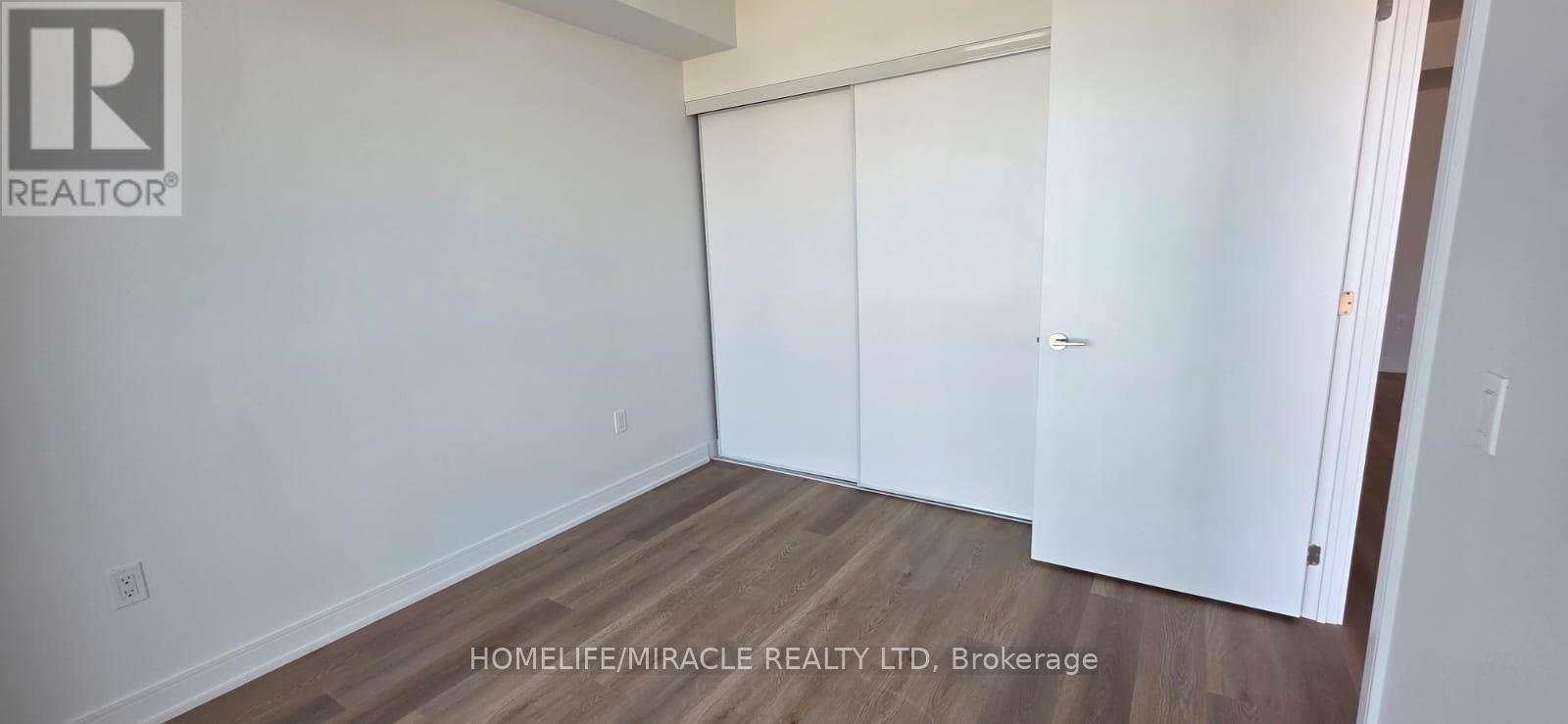 1712 - 3009 Novar Road, Mississauga, Ontario  L5B 1H7 - Photo 7 - W12476103