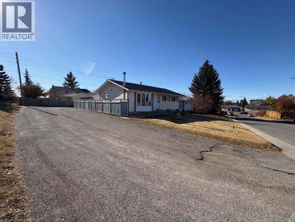 24 Rundleson Way Ne, Calgary, Alberta  T1Y 3N6 - Photo 2 - A2261697