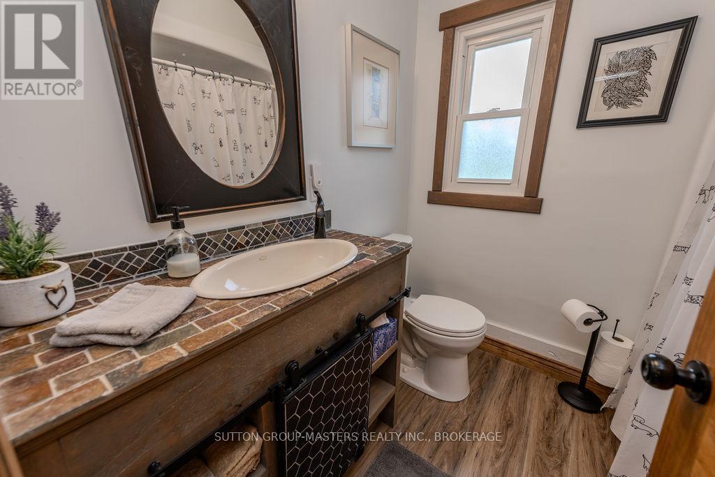 772 Stephentown Lane, Kingston (City North Of 401), Ontario  K7L 4V3 - Photo 18 - X12477644