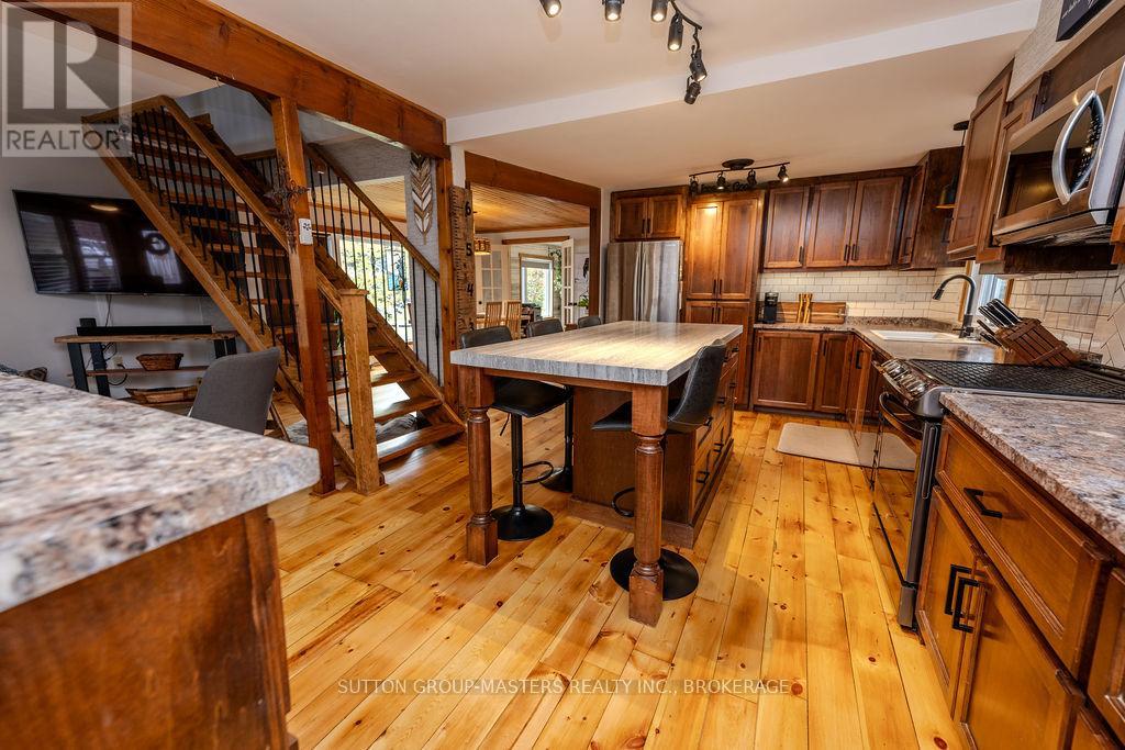 772 Stephentown Lane, Kingston (City North Of 401), Ontario  K7L 4V3 - Photo 3 - X12477644