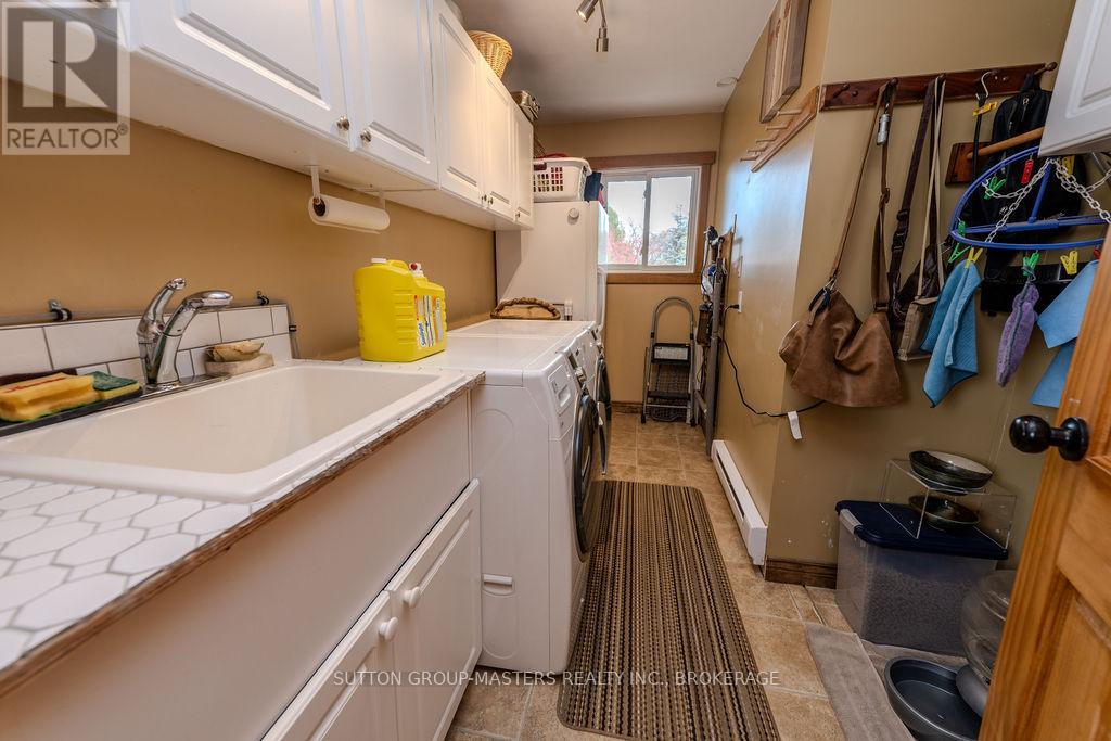 772 Stephentown Lane, Kingston (City North Of 401), Ontario  K7L 4V3 - Photo 9 - X12477644