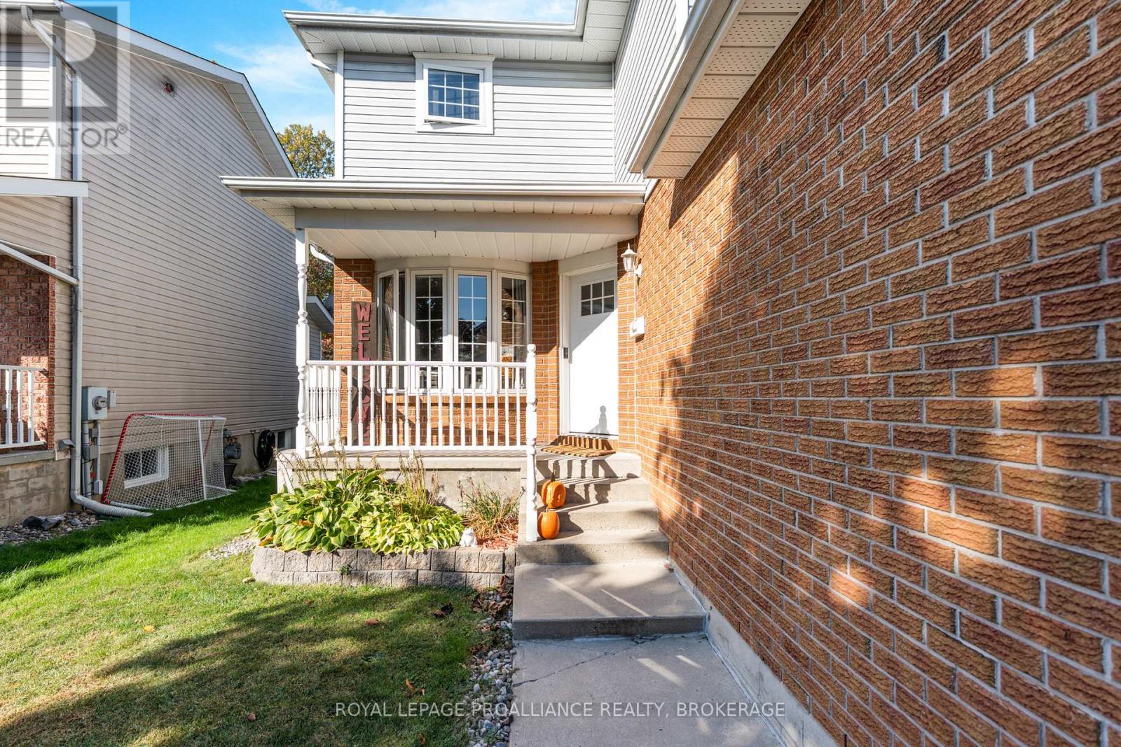 991 Waterbury Crescent, Kingston (City Southwest), Ontario  K7M 8V4 - Photo 5 - X12477657