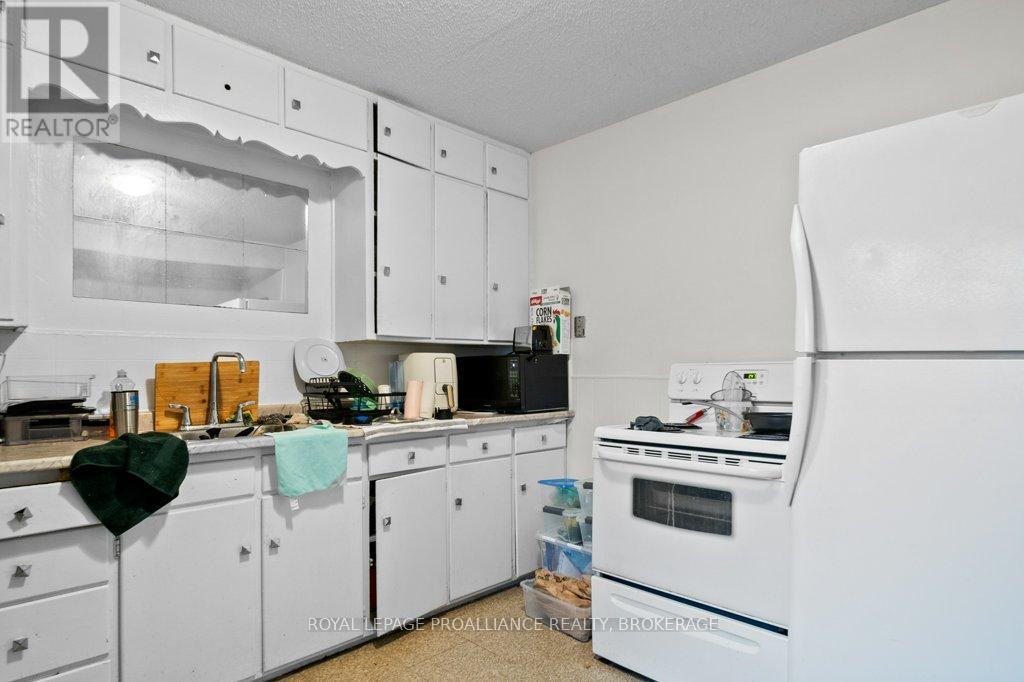1348 Princess Street, Kingston (West Of Sir John A. Blvd), Ontario  K7M 3E2 - Photo 10 - X12477678
