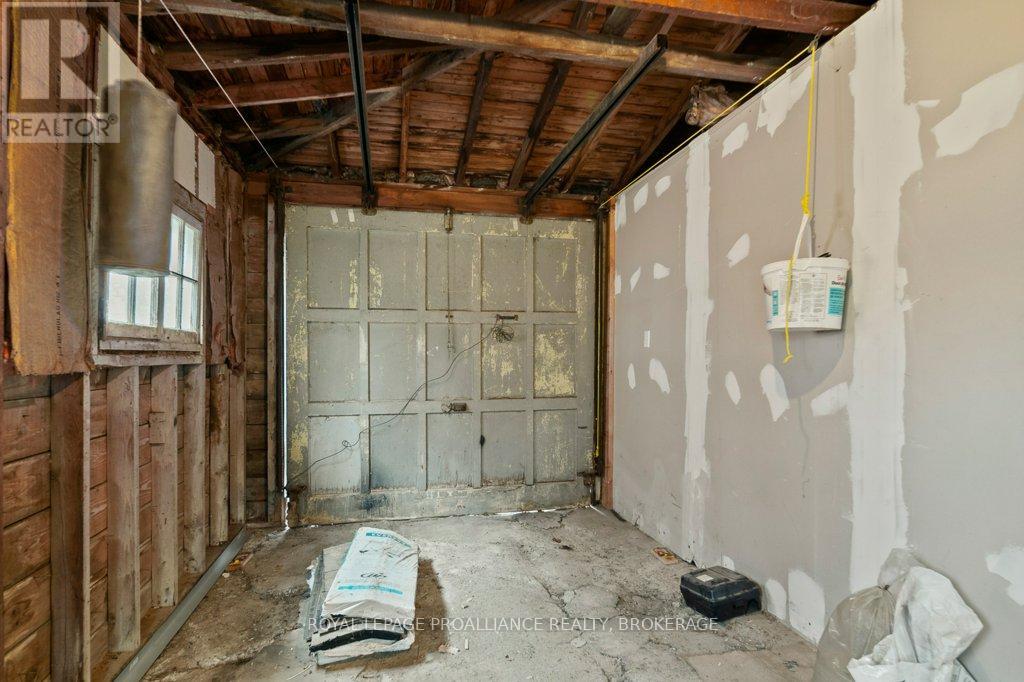 1348 Princess Street, Kingston (West Of Sir John A. Blvd), Ontario  K7M 3E2 - Photo 38 - X12477678