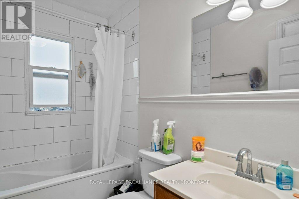 1348 Princess Street, Kingston (West Of Sir John A. Blvd), Ontario  K7M 3E2 - Photo 6 - X12477678