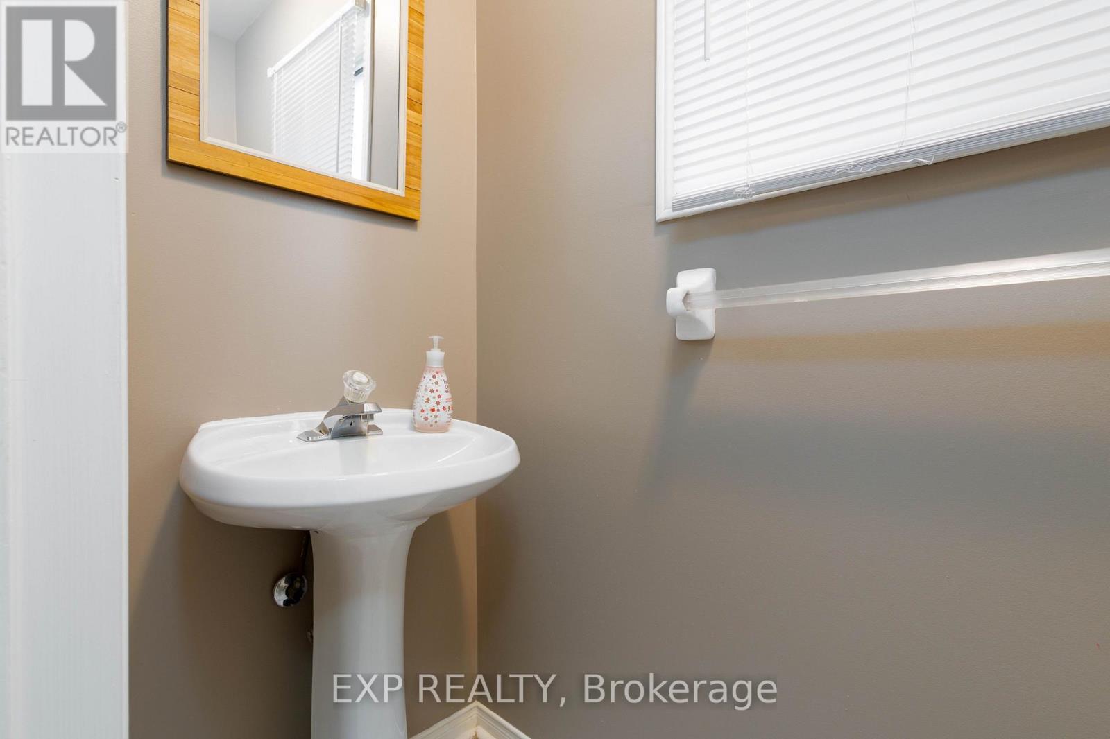 537 Heddle Crescent, Newmarket, Ontario  L3X 2J4 - Photo 11 - N12477630