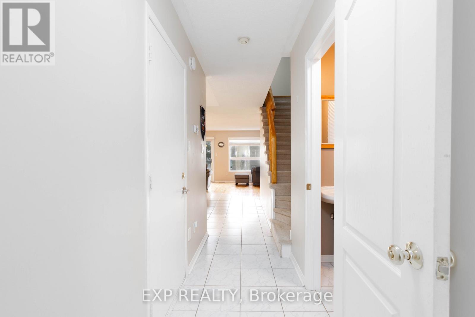 537 Heddle Crescent, Newmarket, Ontario  L3X 2J4 - Photo 4 - N12477630