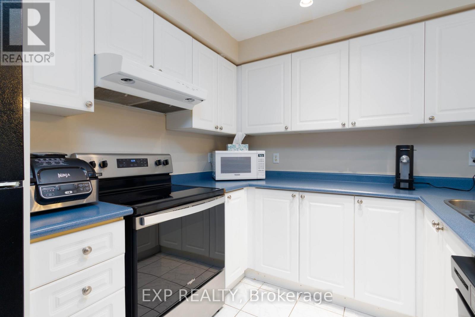 537 Heddle Crescent, Newmarket, Ontario  L3X 2J4 - Photo 6 - N12477630