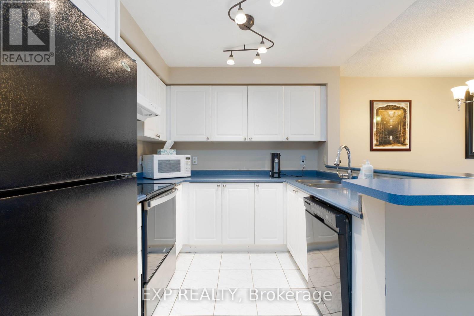 537 Heddle Crescent, Newmarket, Ontario  L3X 2J4 - Photo 7 - N12477630