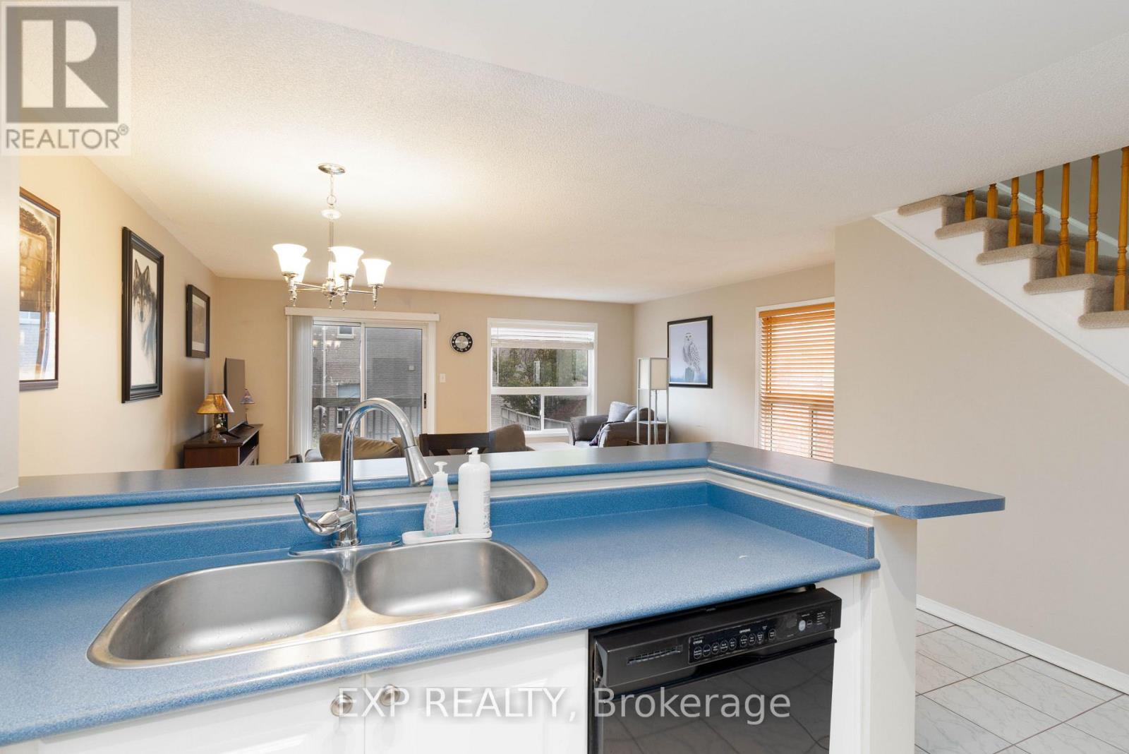 537 Heddle Crescent, Newmarket, Ontario  L3X 2J4 - Photo 8 - N12477630