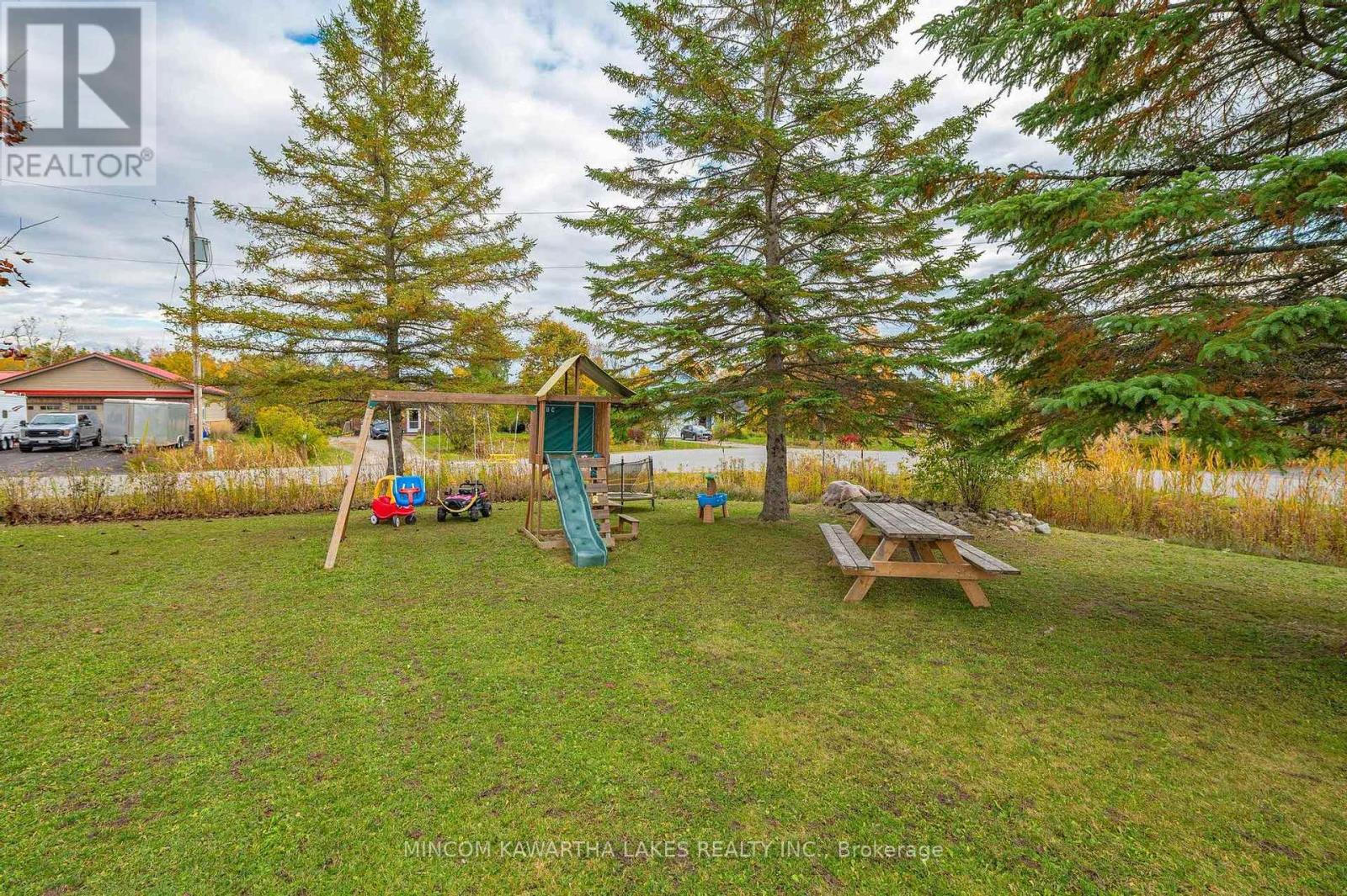 944 Blue Jay Street, Cavan Monaghan, Ontario  L0A 1C0 - Photo 5 - X12477636