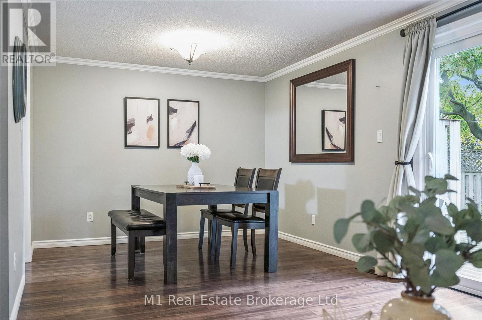 41 - 120 Country Club Drive, Guelph, Ontario  N1E 3K7 - Photo 10 - X12477659