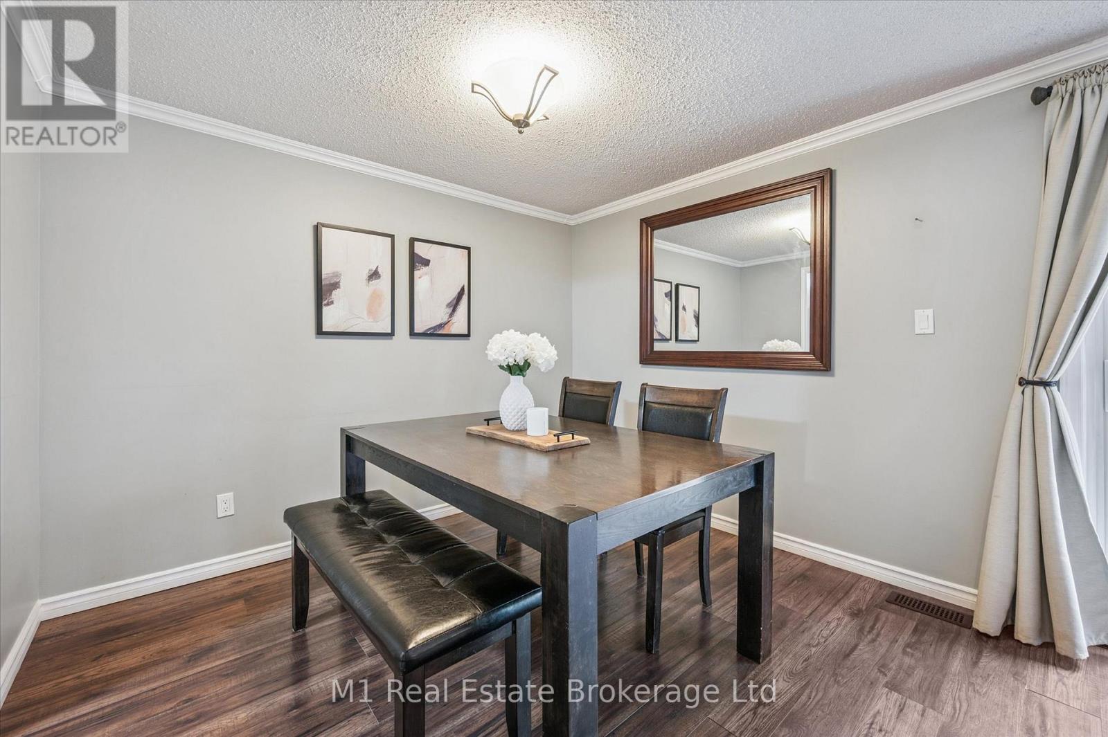 41 - 120 Country Club Drive, Guelph, Ontario  N1E 3K7 - Photo 11 - X12477659