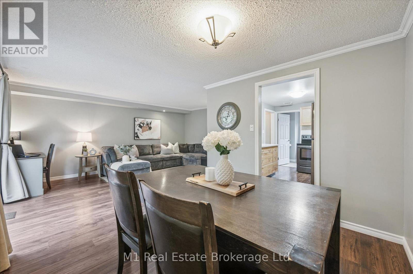 41 - 120 Country Club Drive, Guelph, Ontario  N1E 3K7 - Photo 12 - X12477659