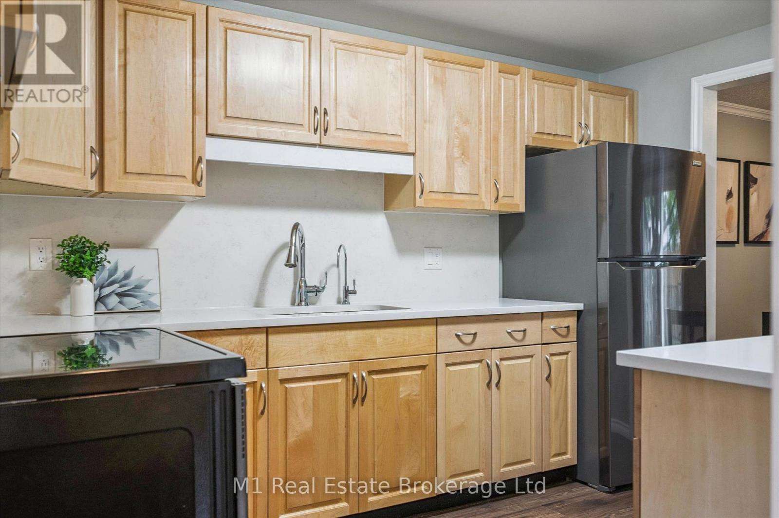 41 - 120 Country Club Drive, Guelph, Ontario  N1E 3K7 - Photo 13 - X12477659