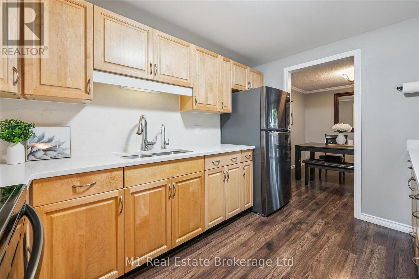 41 - 120 Country Club Drive, Guelph, Ontario  N1E 3K7 - Photo 14 - X12477659