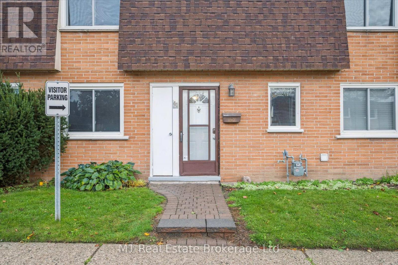 41 - 120 Country Club Drive, Guelph, Ontario  N1E 3K7 - Photo 2 - X12477659