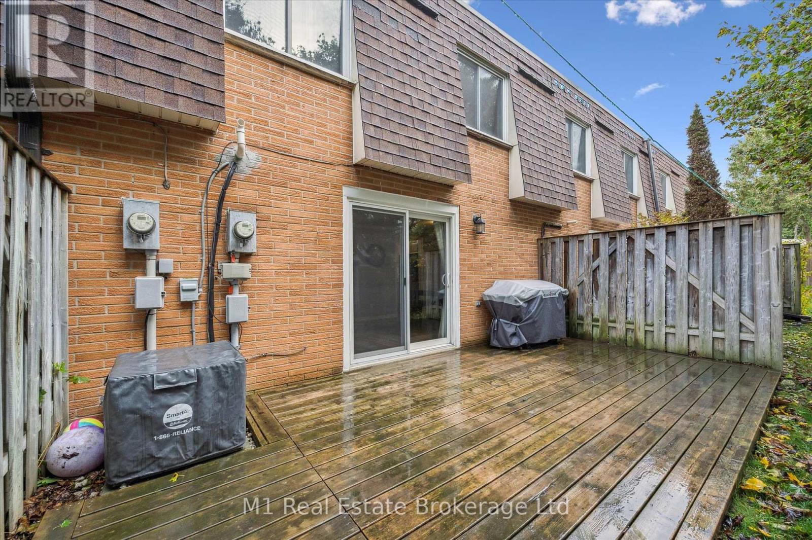 41 - 120 Country Club Drive, Guelph, Ontario  N1E 3K7 - Photo 32 - X12477659