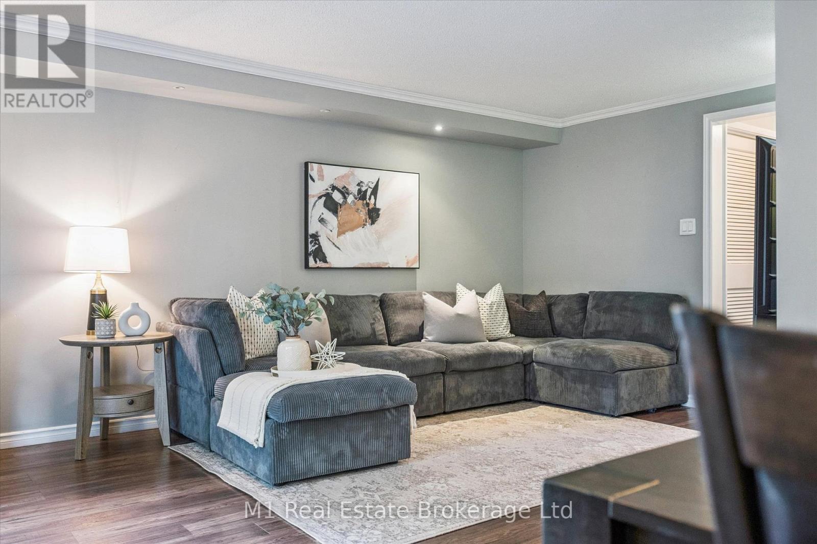 41 - 120 Country Club Drive, Guelph, Ontario  N1E 3K7 - Photo 7 - X12477659